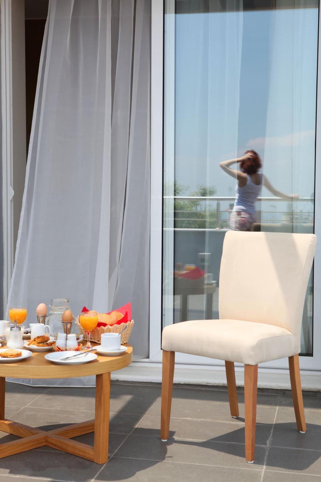 Hotel Alfa 埃泽萨 外观 照片
